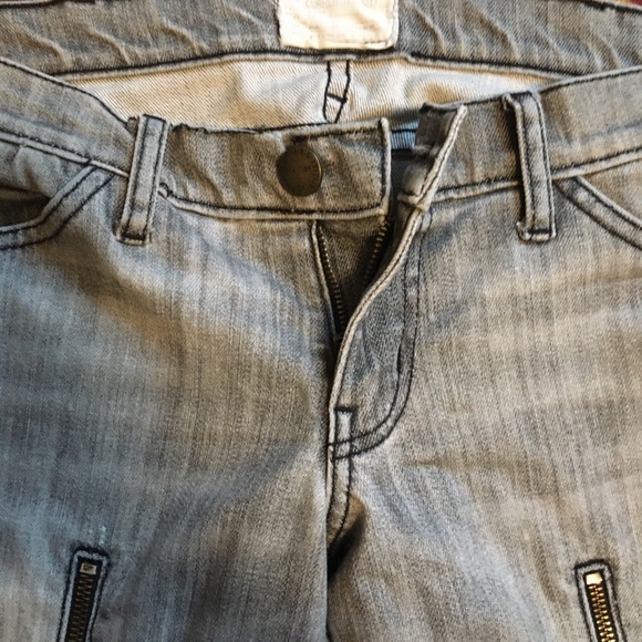 Light gray distressed jeans with zipper legs - Picture 3 of 6
